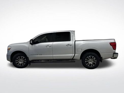Used 2020 Nissan Titan SV w/ SV Convenience Package image 11