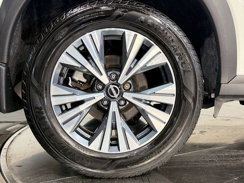 Used 2023 Nissan Rogue SV w/ SV Premium B Package image 20