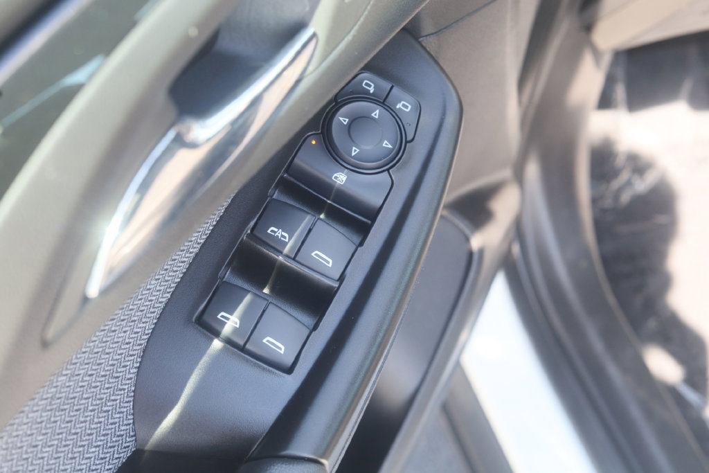 Used 2023 Chevrolet TrailBlazer LS FWD image 16