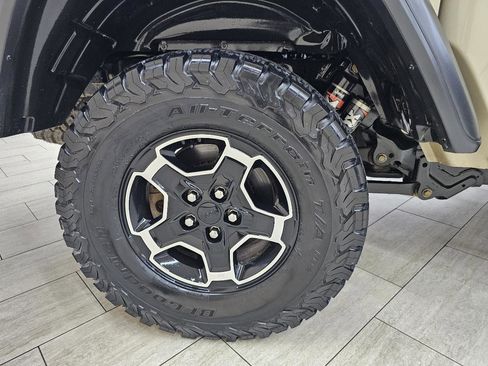 Used 2020 Jeep Gladiator Mojave AWD/4WD image 38