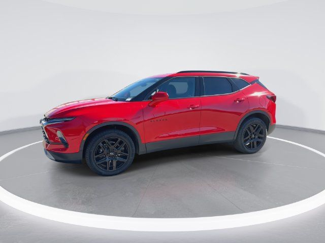 Used 2024 Chevrolet Blazer LT w/ Convenience Package FWD image 4