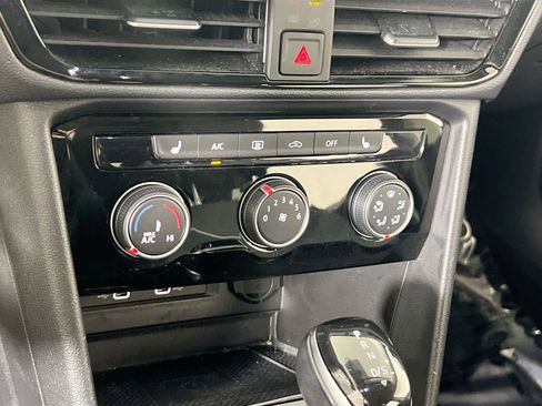 Used 2023 Volkswagen Taos SE image 15