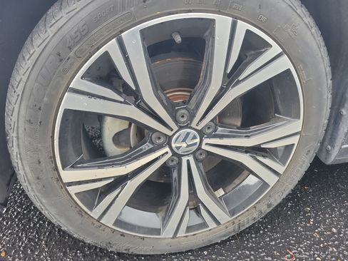 Used 2021 Volkswagen Passat 2.0T SE FWD image 4