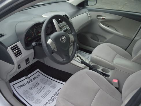 Used 2011 Toyota Corolla LE FWD image 14