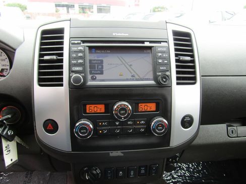 Used 2018 Nissan Frontier PRO-4X AWD/4WD image 18