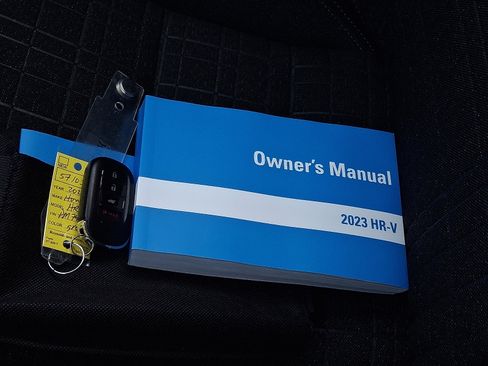 Certified 2023 Honda HR-V LX image 3