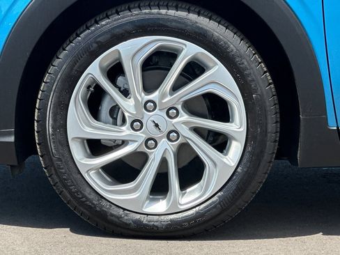 New 2027 Chevrolet Bolt LT w/ Comfort Package FWD image 25