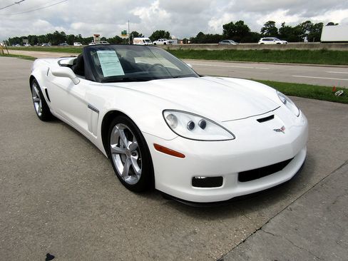 Used 2012 Chevrolet Corvette Grand Sport w/ 3LT Preferred Equipment Group RWD image 3