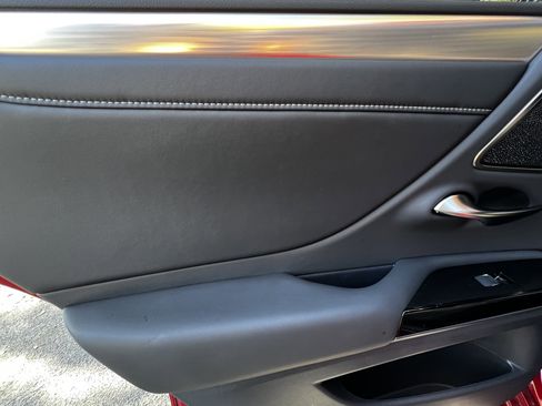 Used 2025 Lexus ES 350 F Sport w/ Accessory Package (Z1) image 30