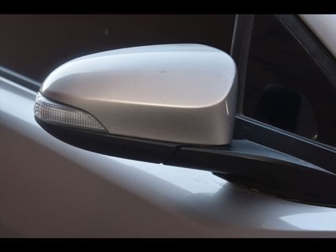 Used 2019 Toyota C-HR LE FWD image 50