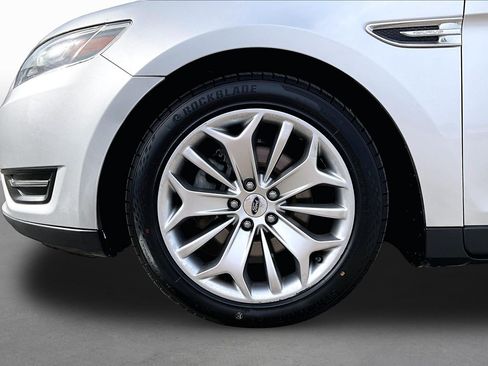 Used 2019 Ford Taurus Limited FWD image 8