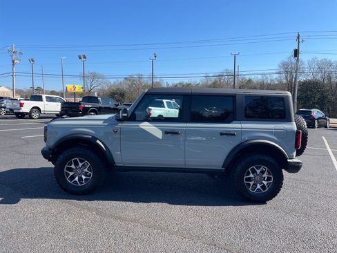 Used 2024 Ford Bronco Badlands image 13