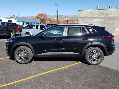 New 2026 Chevrolet Trax LT w/ Sunroof Package image 4