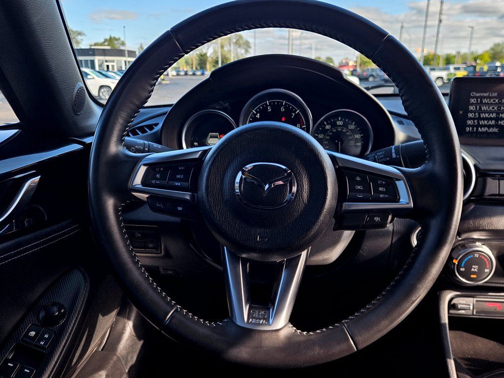 Used 2025 MAZDA MX-5 Miata RF Grand Touring RWD image 17