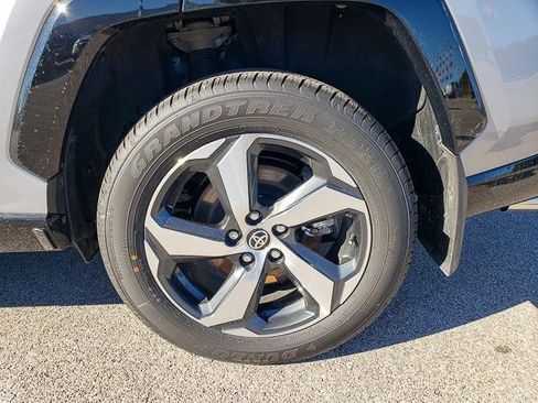 Used 2024 Toyota RAV4 SE image 26