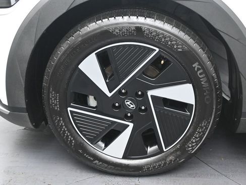 Used 2025 Hyundai Ioniq 5 SE RWD image 12