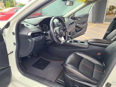 Used 2022 Nissan Altima 2.5 SR image 13