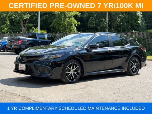 Used 2023 Toyota Camry SE w/ Cold Weather Package FWD image 3