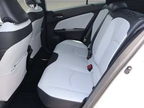 Certified 2021 Toyota Prius XLE FWD image 12