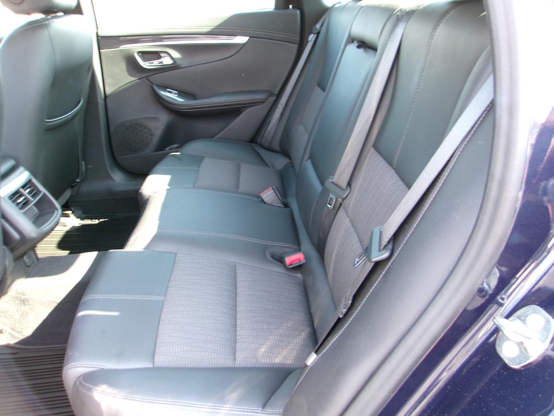 Used 2017 Chevrolet Impala LT w/ Convenience Package FWD image 10