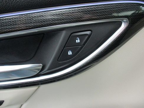 Used 2023 Buick Envision Essence image 17