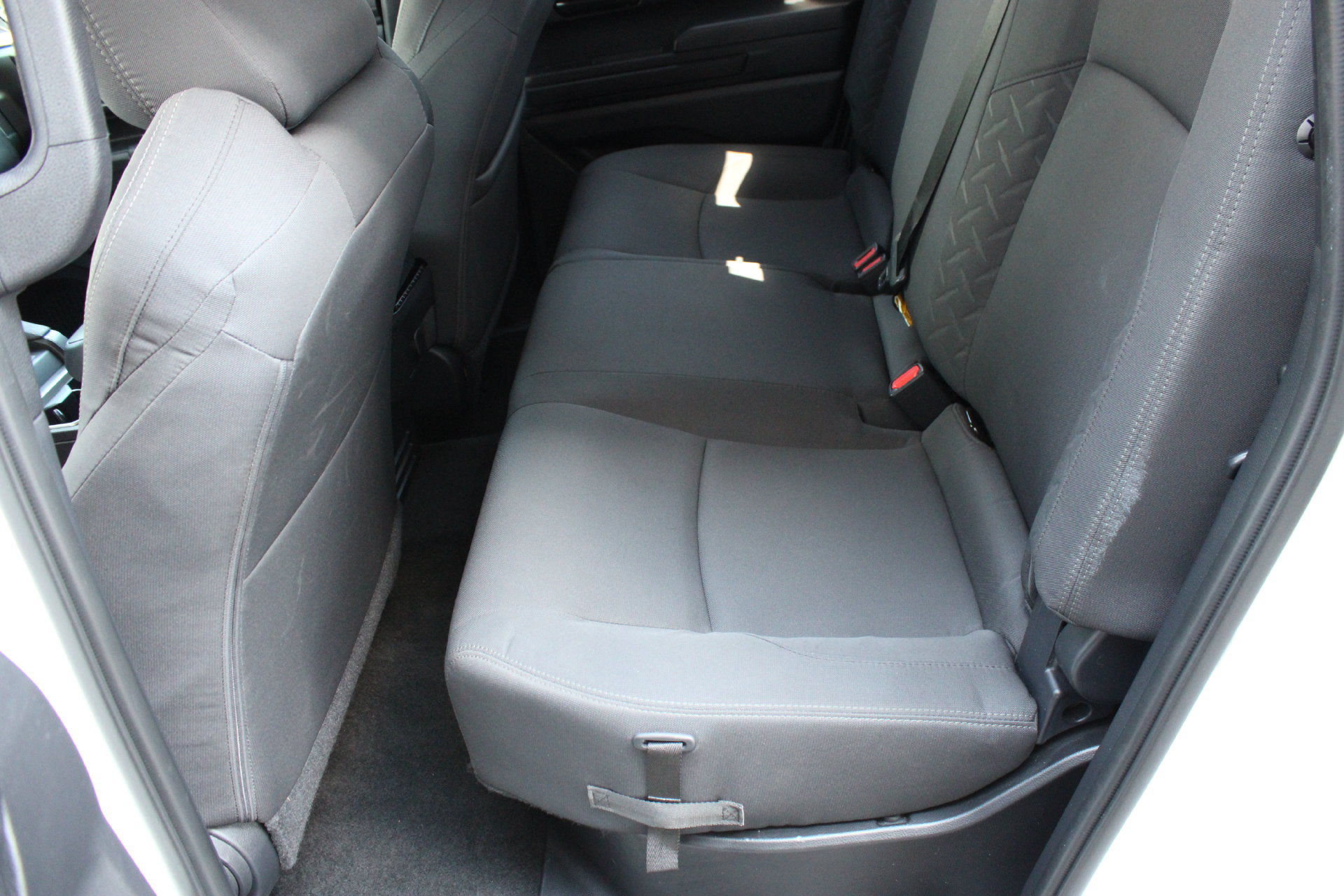 Used 2025 Toyota Tacoma SR5 AWD/4WD image 16