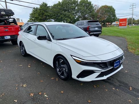 Certified 2025 Hyundai Elantra Sport image 1