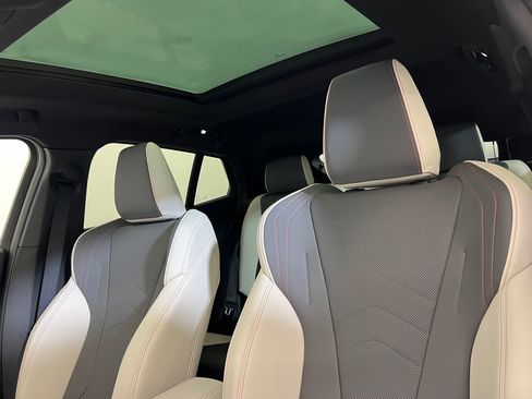 Used 2025 BMW X2 xDrive28i w/ Premium Package AWD/4WD image 14