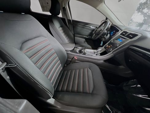 Used 2016 Ford Fusion SE w/ Equipment Group 201A image 30