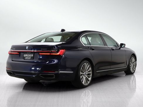 Used 2020 BMW 750i xDrive w/ Executive Package AWD/4WD image 5