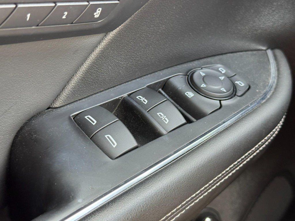 Used 2023 Buick Envision Essence FWD image 25