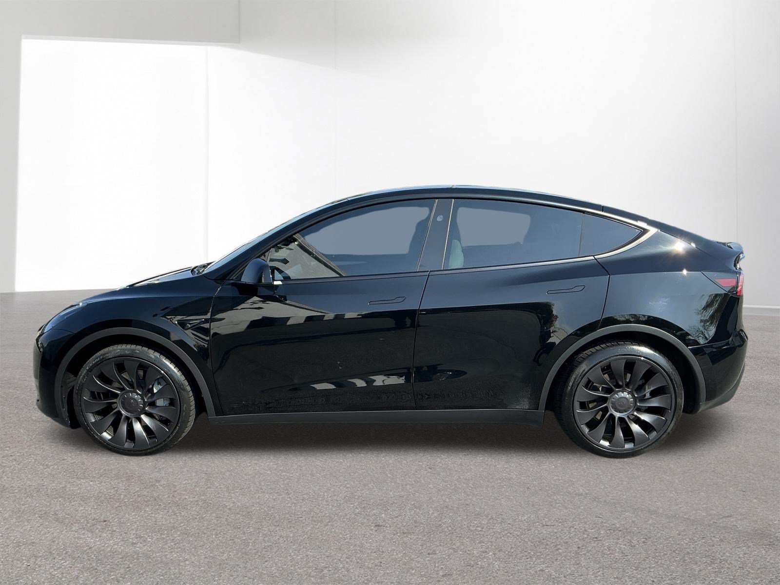 Used 2024 Tesla Model Y Long Range AWD/4WD image 6