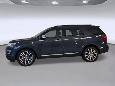 Used 2017 Ford Explorer Platinum AWD/4WD image 2