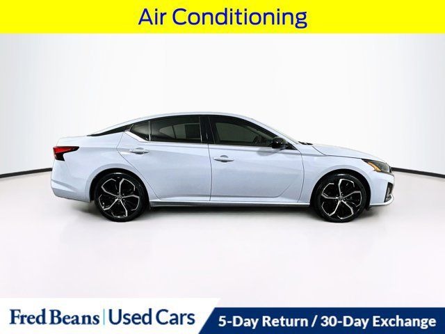 Used 2024 Nissan Altima 2.5 SR FWD image 10