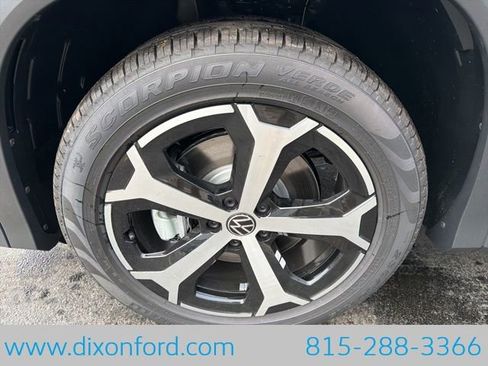 New 2026 Volkswagen Tiguan SE image 28