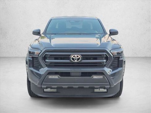 Used 2025 Toyota Tacoma TRD Sport AWD/4WD image 2