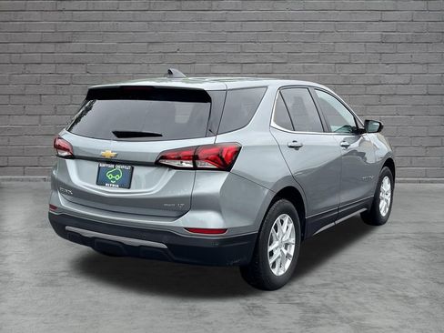 Used 2024 Chevrolet Equinox LT AWD/4WD image 2