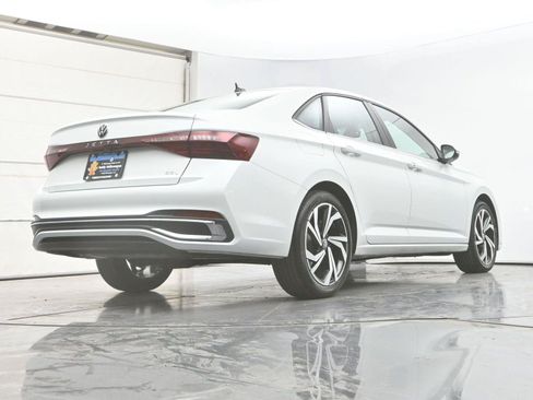 Certified 2026 Volkswagen Jetta SEL FWD image 28