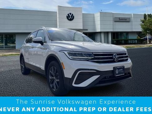 Used 2023 Volkswagen Tiguan SE w/ Panoramic Sunroof Package AWD/4WD image 1