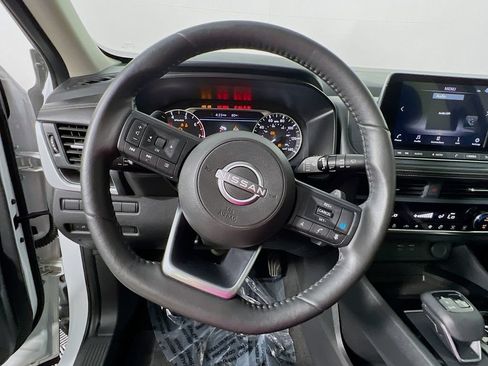 Used 2024 Nissan Rogue SV w/ SV Premium Package AWD/4WD image 10