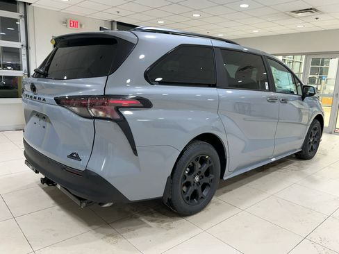 New 2026 Toyota Sienna XLE Woodland Edition image 7