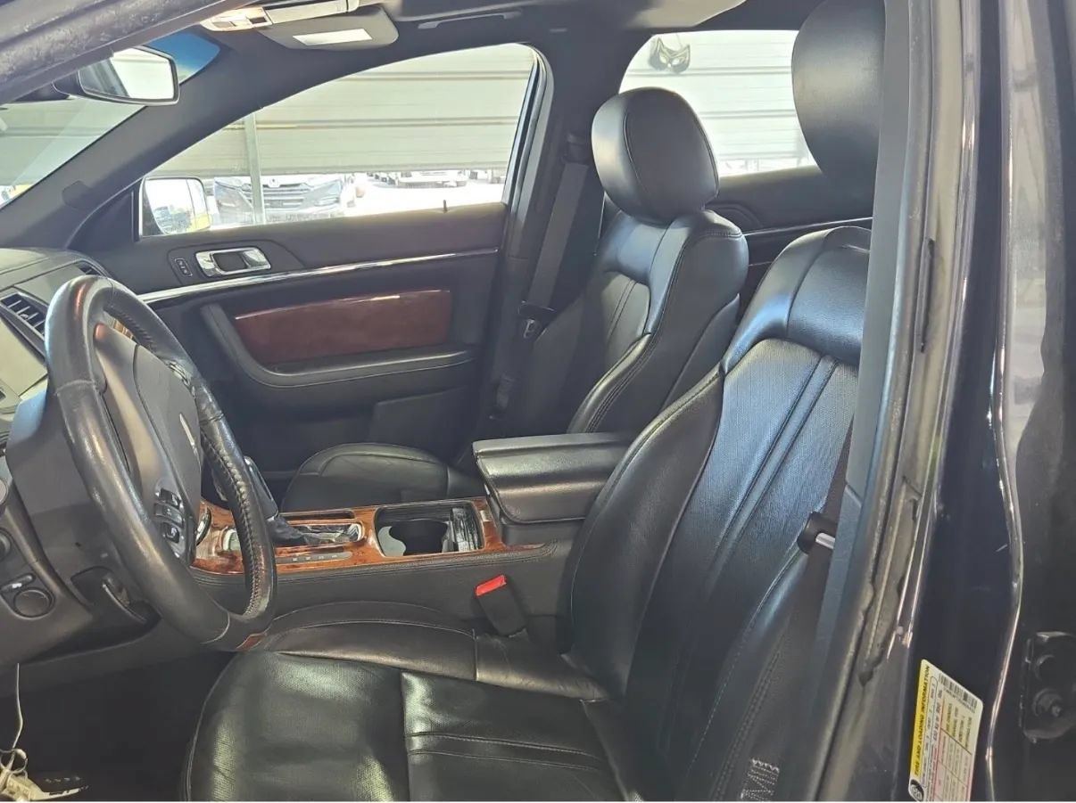 Used 2014 Lincoln MKS AWD w/ Equipment Group 201A image 7