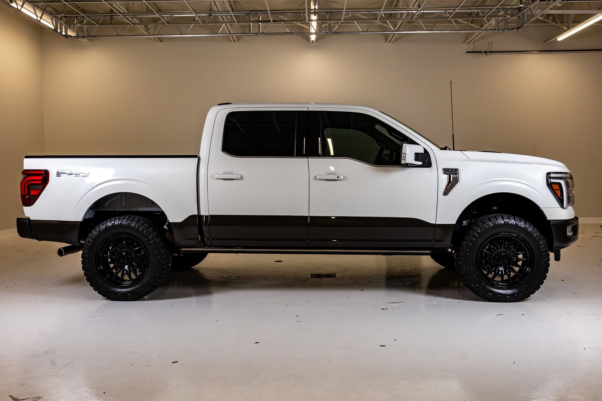 Used 2024 Ford F150 King Ranch w/ FX4 Off-Road Package AWD/4WD image 11