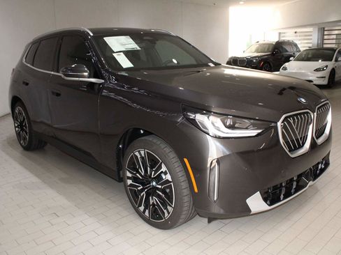 Used 2025 BMW X3 xDrive30i image 8