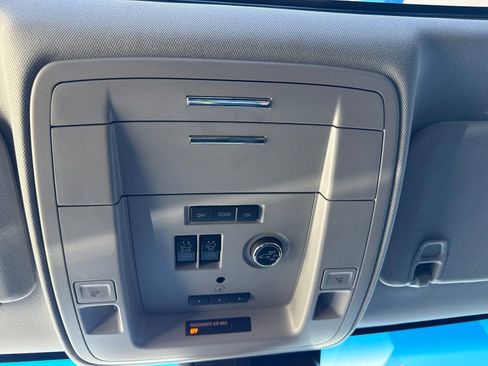 Used 2019 Chevrolet Suburban LT w/ RST Edition AWD/4WD image 32