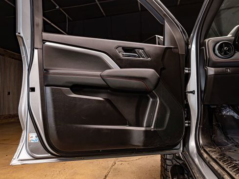 Used 2023 Chevrolet Colorado Z71 w/ Z71 Convenience Package 2 image 26