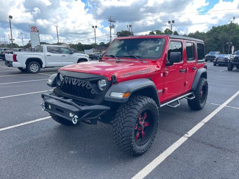 Used 2018 Jeep Wrangler Unlimited Sport S AWD/4WD image 3