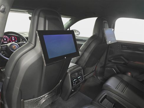 Used 2024 Porsche Cayenne Turbo GT image 13