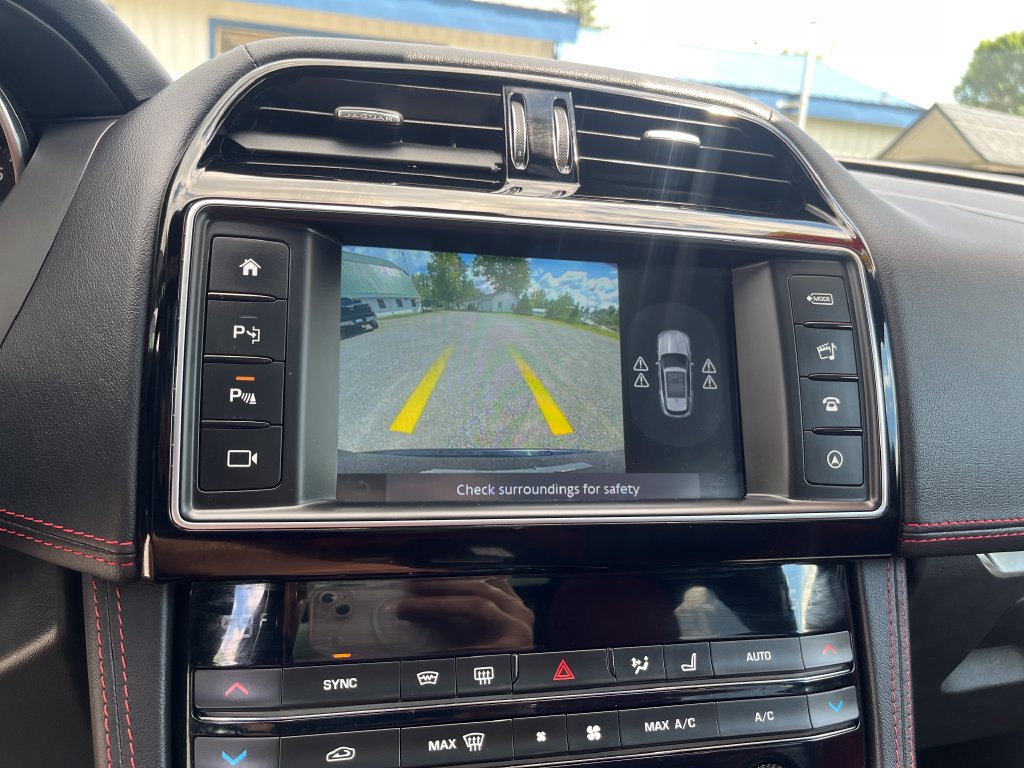 Used 2018 Jaguar F-PACE S AWD/4WD image 11