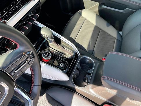 Used 2024 GMC Canyon AT4X AWD/4WD image 19